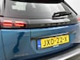 Peugeot 2008 SUV Allure Hybrid 145pk Automaat | Navigatie | Camera v+a | Climate Control | Adaptieve Cruise Control | Parkeersensoren v+a | Keyless | Dodehoeksensor | Draadloze Apple Carplay / Android Auto + telefoonlader | Digitaal instrumentenpaneel | DAB+ radio | Led koplampen | Donker getint glas | 17" lichtmetalen velgen |