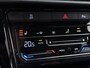 Volkswagen T-Roc 1.5 TSI R-Line | Carplay | Camera | Stoelverwarming | Elek Achterklep | Keyless | 18'' |