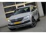 Skoda Karoq 1.5 TSI ACT 150PK! Automaat Sportline Business BJ2020 Lmv 18" | Led V+A | Pdc | Keyless entry | Verwarmde voorruit | Achteruitrijcamera | App-Connect | Navi | Virtual cockpit | Dashboard verlichting | Verwarmde voorstoelen | Zwarte hemel