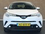 Toyota C-HR / C-HR+ 1.2 Dynamic - ORIGINEEL NEDERLANDSE AUTO - AUTOMATISCHE AIRCO - CRUISE CONTROL - KEYLESS ENTRY & START - LICHTMETALEN VELGEN - AFNEEMBARE TREKHAAK (1.300KG GEREMD) - MULTIMEDIAVOORBEREIDING