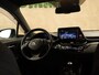 Toyota C-HR / C-HR+ 1.2 Dynamic - ORIGINEEL NEDERLANDSE AUTO - AUTOMATISCHE AIRCO - CRUISE CONTROL - KEYLESS ENTRY & START - LICHTMETALEN VELGEN - AFNEEMBARE TREKHAAK (1.300KG GEREMD) - MULTIMEDIAVOORBEREIDING