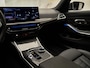 BMW 3-Serie Touring 330e M Sport Pro, pano, 19", tr.haak, H/K, shadow line, carbon, memory, LED-kopl., HUD, privacy, NP82k