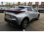 Toyota C-HR / C-HR+ 1.8 HYBRID 140 FIRST-EDITION LED AD-CRUISE EL-A.KLEP NAVI WISSER/STUUR&STOELVERW. DODEHOEKDETECTIE CLIMA KEYLESS PRIVACY GLASS
