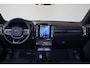 Volvo EX40 Extended Range Ultra 82 kWh - Panorama/schuifdak - IntelliSafe Assist & Surround - 360º Camera - Harman/Kardon audio - Verwarmde voorstoelen & stuur - Parkeersensoren voor & achter - Elektr. bedienb. voorstoelen met geheugen links - Warmtepomp - Extra getint glas - 19' LMV
