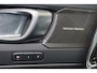 Volvo EX40 Extended Range Ultra 82 kWh - Panorama/schuifdak - IntelliSafe Assist & Surround - 360º Camera - Harman/Kardon audio - Verwarmde voorstoelen & stuur - Parkeersensoren voor & achter - Elektr. bedienb. voorstoelen met geheugen links - Warmtepomp - Extra getint glas - 19' LMV