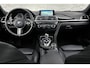 BMW 3-Serie 330e Luxury | Stoelverwarming | Lederen bekleding | Panoramadak | LED