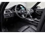 BMW 3-Serie 330e Luxury | Stoelverwarming | Lederen bekleding | Panoramadak | LED