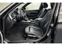 BMW 3-Serie 330e Luxury | Stoelverwarming | Lederen bekleding | Panoramadak | LED