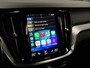 Volvo V60 2.0 T8 Twin Engine AWD Inscription 391Pk Automaat (PANORAMADAK, APPLE CARPLAY, HARMAN/KARDON, MEMORY SEATS, LEDER, STOELVERWARMING, CAMERA, ZWART HEMEL, NIEUWE APK, NIEUWSTAAT)