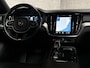 Volvo V60 2.0 T8 Twin Engine AWD Inscription 391Pk Automaat (PANORAMADAK, APPLE CARPLAY, HARMAN/KARDON, MEMORY SEATS, LEDER, STOELVERWARMING, CAMERA, ZWART HEMEL, NIEUWE APK, NIEUWSTAAT)