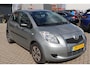 Toyota Yaris 1.3 VVTi Terra Elektrische ramen, Radio cd speler, APK tot 09-12-2026