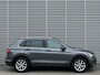 Volkswagen Tiguan 1.5 TSI ACT Highline / Digitaal dashboard / Pano / Navigatie / App connect / Camera / Parkeersensoren V+A /