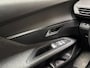 Peugeot 5008 1.2 PureTech Sport 7 Persoons Automaat (APPLE CARPLAY, GROOT NAVI, 360 CAMERA, TREKHAAK, SPORTSTOELEN, GETINT GLAS, CRUISE, NIEUWE APK, NIEUWSTAAT)