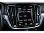 Volvo V60 2.0 T6 Recharge AWD R-Design | Trekhaak | Panoramadak | Donker Glas | Parkeersensoren Voor en Achter | Parkeercamera | LED koplampen |