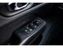 Volvo V60 2.0 T6 Recharge AWD R-Design | Trekhaak | Panoramadak | Donker Glas | Parkeersensoren Voor en Achter | Parkeercamera | LED koplampen |