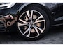 Volvo V60 2.0 T6 Recharge AWD R-Design | Trekhaak | Panoramadak | Donker Glas | Parkeersensoren Voor en Achter | Parkeercamera | LED koplampen |