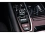 Volvo V60 2.0 T6 Recharge AWD R-Design | Trekhaak | Panoramadak | Donker Glas | Parkeersensoren Voor en Achter | Parkeercamera | LED koplampen |