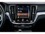Volvo V60 2.0 T6 Recharge AWD R-Design | Trekhaak | Panoramadak | Donker Glas | Parkeersensoren Voor en Achter | Parkeercamera | LED koplampen |