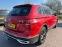 Volkswagen Tiguan Allspace 1.5 TSI Life Business 150 PK| Origineel Nederlands | 1e Eigenaar | Dealeronderhouden | Trekhaak | Navigatie | Stoelverwarming | Stuurwielverwarming | Achteruitrijcamera