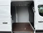 Renault Master T35 2.3 dCi 135 L2H2 Comfort, AIRCO, parkeersensoren, drie zitplaatsen, NAP, 2500 KG trekken