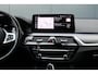 BMW 5-Serie Touring 530e M-Sport LCI | Carbonschwarz | 20 Inch | Laser Light | Live Cockpit Prof. | Leer | Stoelverwarming | Apple Carplay / Android Auto
