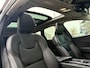 Volvo XC60 2.0 T8 Plug-in hybrid AWD Ultimate Dark 455pk luchtvering / Massage Stoelen / Trekhaak