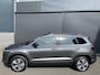 Skoda Karoq 1.5 TSI ACT Business Edition Plus Schuif/kanteldak - Achteruitrijcamera - Elektrische trekhaak stuurverwarming- Stoelverwarming - Parkeersensoren - Airco - Apple carplay - Navigatiesysteem - Achterspoiler - Stuur multifunctio Licht metalen velgen 17 inch - Bluetooth - Cruise control - Dakrails - Extra getint glas - Keyless entry/start - Led verlichting - Start/stop systeem - Elektrische ramen - Led verlichting