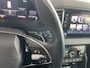 Skoda Karoq 1.5 TSI ACT Business Edition Plus Schuif/kanteldak - Achteruitrijcamera - Elektrische trekhaak stuurverwarming- Stoelverwarming - Parkeersensoren - Airco - Apple carplay - Navigatiesysteem - Achterspoiler - Stuur multifunctio Licht metalen velgen 17 inch - Bluetooth - Cruise control - Dakrails - Extra getint glas - Keyless entry/start - Led verlichting - Start/stop systeem - Elektrische ramen - Led verlichting