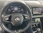 Skoda Karoq 1.5 TSI ACT Business Edition Plus Schuif/kanteldak - Achteruitrijcamera - Elektrische trekhaak stuurverwarming- Stoelverwarming - Parkeersensoren - Airco - Apple carplay - Navigatiesysteem - Achterspoiler - Stuur multifunctio Licht metalen velgen 17 inch - Bluetooth - Cruise control - Dakrails - Extra getint glas - Keyless entry/start - Led verlichting - Start/stop systeem - Elektrische ramen - Led verlichting