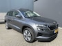 Skoda Karoq 1.5 TSI ACT Business Edition Plus Schuif/kanteldak - Achteruitrijcamera - Elektrische trekhaak stuurverwarming- Stoelverwarming - Parkeersensoren - Airco - Apple carplay - Navigatiesysteem - Achterspoiler - Stuur multifunctio Licht metalen velgen 17 inch - Bluetooth - Cruise control - Dakrails - Extra getint glas - Keyless entry/start - Led verlichting - Start/stop systeem - Elektrische ramen - Led verlichting