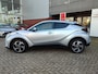 Toyota C-HR / C-HR+ 1.8 HYBRID STYLE STOEL/STUURVERW BLIND-SPOT KEYLESS 18''LM-VELGEN PARK-SENSOREN CAMERA NAVI AD-CRUISE CLIMA PRIVACY GLASS