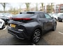Toyota C-HR / C-HR+ 1.8 HYBRID 140 FIRST EDITION STUUR/STOEL&WISSERVERW. LED SENSOREN V+A NAVI DODEHOEKDETECTIE DRAADLOOS TEL.LADER PRIVACY GLASS