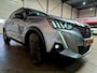 Peugeot 2008 1.2 PureTech GT Pack 131PK + Panorama|Trekhaak|3D digital cockpit|LED|Adaptive cruise|Navi|Apple|Android|Camera|17"LM