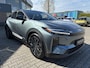 Toyota C-HR / C-HR+ EXECUTIVE AWD 77 KWH NIEUW & DIRECT LEVERBAAR!!! PANO-DAK BLIND-SPOT PARK-SENSOREN 360° CAMERA STOEL/STUURVERW WARMTEPOMP EL-ACHTERKLEP