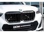 BMW iX1 EDrive 20 M Sport Live Cockpit I Mineralweiss Metallic I Head Up I Led I CarPlay I 360 Camera I M-Sportremmen rood I BTW