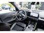 BMW iX1 EDrive 20 M Sport Live Cockpit I Mineralweiss Metallic I Head Up I Led I CarPlay I 360 Camera I M-Sportremmen rood I BTW