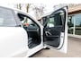BMW iX1 EDrive 20 M Sport Live Cockpit I Mineralweiss Metallic I Head Up I Led I CarPlay I 360 Camera I M-Sportremmen rood I BTW