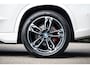 BMW iX1 EDrive 20 M Sport Live Cockpit I Mineralweiss Metallic I Head Up I Led I CarPlay I 360 Camera I M-Sportremmen rood I BTW