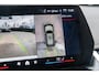 BMW iX1 EDrive 20 M Sport Live Cockpit I Mineralweiss Metallic I Head Up I Led I CarPlay I 360 Camera I M-Sportremmen rood I BTW