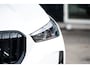 BMW iX1 EDrive 20 M Sport Live Cockpit I Mineralweiss Metallic I Head Up I Led I CarPlay I 360 Camera I M-Sportremmen rood I BTW
