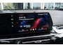 BMW iX1 EDrive 20 M Sport Live Cockpit I Mineralweiss Metallic I Head Up I Led I CarPlay I 360 Camera I M-Sportremmen rood I BTW