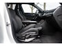 BMW iX1 EDrive 20 M Sport Live Cockpit I Mineralweiss Metallic I Head Up I Led I CarPlay I 360 Camera I M-Sportremmen rood I BTW