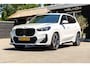 BMW iX1 EDrive 20 M Sport Live Cockpit I Mineralweiss Metallic I Head Up I Led I CarPlay I 360 Camera I M-Sportremmen rood I BTW