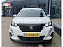 Peugeot 2008 1.2 Turbo 100 PK Active Pack | Navigatie | Apple carplay | Hoge zitpositie | Parkeersensoren | Climate Control | Cruise Control | Lichtmetalen velgen |
