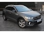 Volkswagen T-Roc 1.5 TSI 150PK DSG R-line | Trekhaak | Achteruitrijcamera | Parkeerhulp V+A | Adaptive Cruise