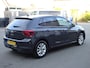 Volkswagen Polo 1.0 TSI Highline Business R Automatische airco, navigatie, stoelverwarming, cruise controle, digitaal instrumenten paneel, navigatie, parkeersensoren voor en achter, sportstoelen, zwarte hemel bekleding, keyless intry,
