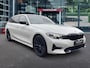 BMW 3-Serie 318I SPORTLINE M-PAKKET LEDER/CAMERA/STOELVERW/E-KLEP/CRUISE/LED