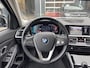 BMW 3-Serie 318I SPORTLINE M-PAKKET LEDER/CAMERA/STOELVERW/E-KLEP/CRUISE/LED