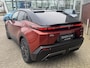 Toyota C-HR / C-HR+ EXECUTIVE AWD 77KWH NIEUW DIRECT LEVERBAAR! PANODAK JBL-AUDIO 20'' LM-VELGEN STOEL/STUURVERW 360° CAMERA LEER EL-STOEL BLIND SPOT NAVI