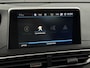 Peugeot 3008 1.2 PureTech Blue Lease Premium Half leder, Camera, Navi, Keyless start, Virtual desk, Cruise control, Lichtmetalen velgen, Apple carplay